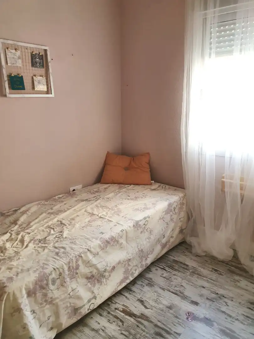 Dormitori de Pis en venda en Algeciras amb Terrassa, Traster i Piscina comunitària