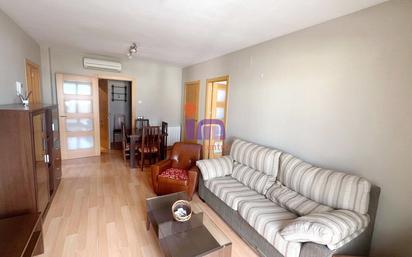 Sala d'estar de Pis en venda en Valdepeñas amb Aire condicionat, Calefacció i Terrassa