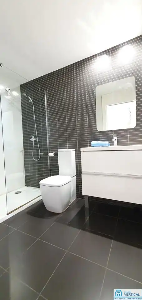 Baño de Estudio de alquiler en Manises con Aire acondicionado, Calefacción y Terraza