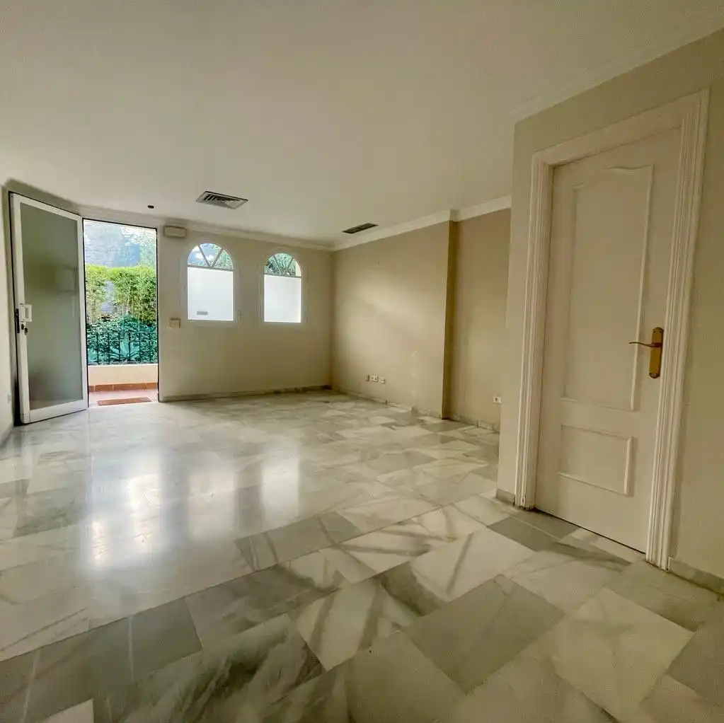 Büro zum Verkauf in Marbella mit Klimaanlage