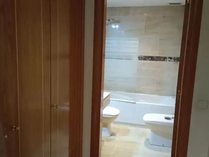 Bany de Pis en venda en Rivas-Vaciamadrid amb Piscina i Balcó