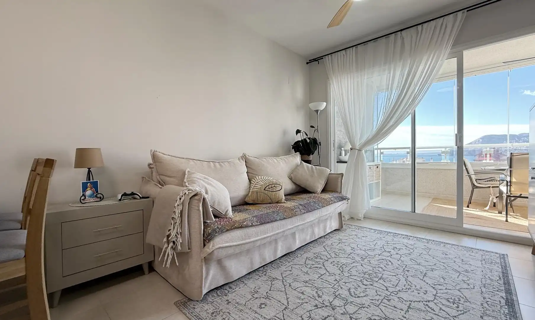 Sala d'estar de Apartament en venda en Calpe / Calp amb Aire condicionat, Calefacció i Jardí privat