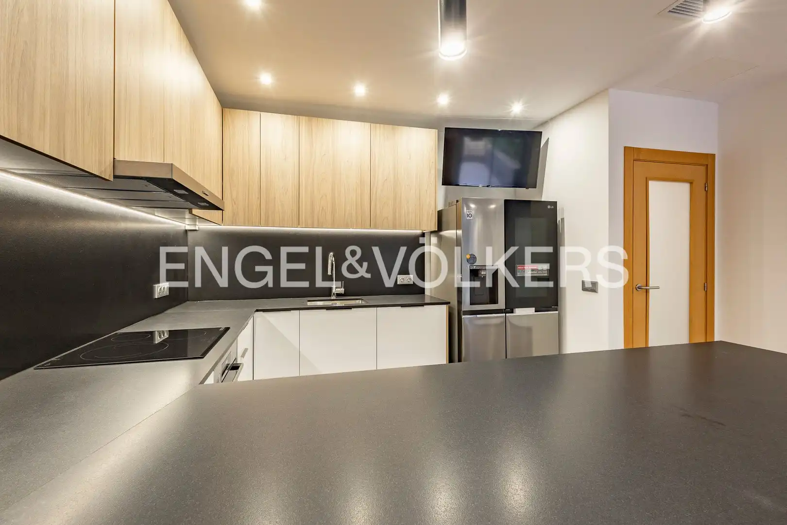 Kitchen of Apartments for sale in Sant Cugat del Vallès  with Air Conditioner, Heating and Private garden