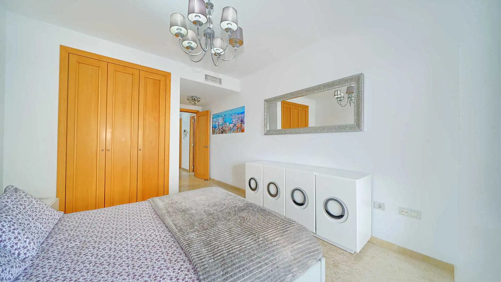 Dormitori de Apartament en venda en Marbella amb Aire condicionat, Terrassa i Piscina