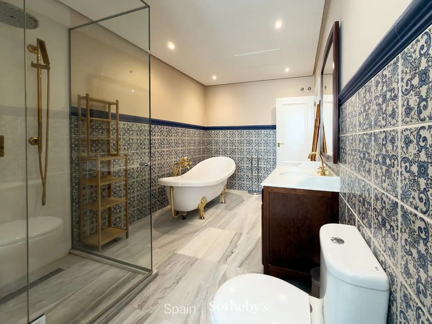 Baño de Casa o chalet en venta en Pozuelo de Alarcón con Aire acondicionado, Jardín privado y Terraza