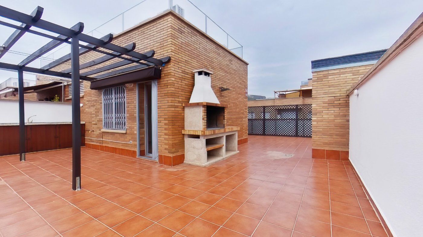 Terrace of Attic to rent in Castelldefels  with Air Conditioner, Heating and Private garden