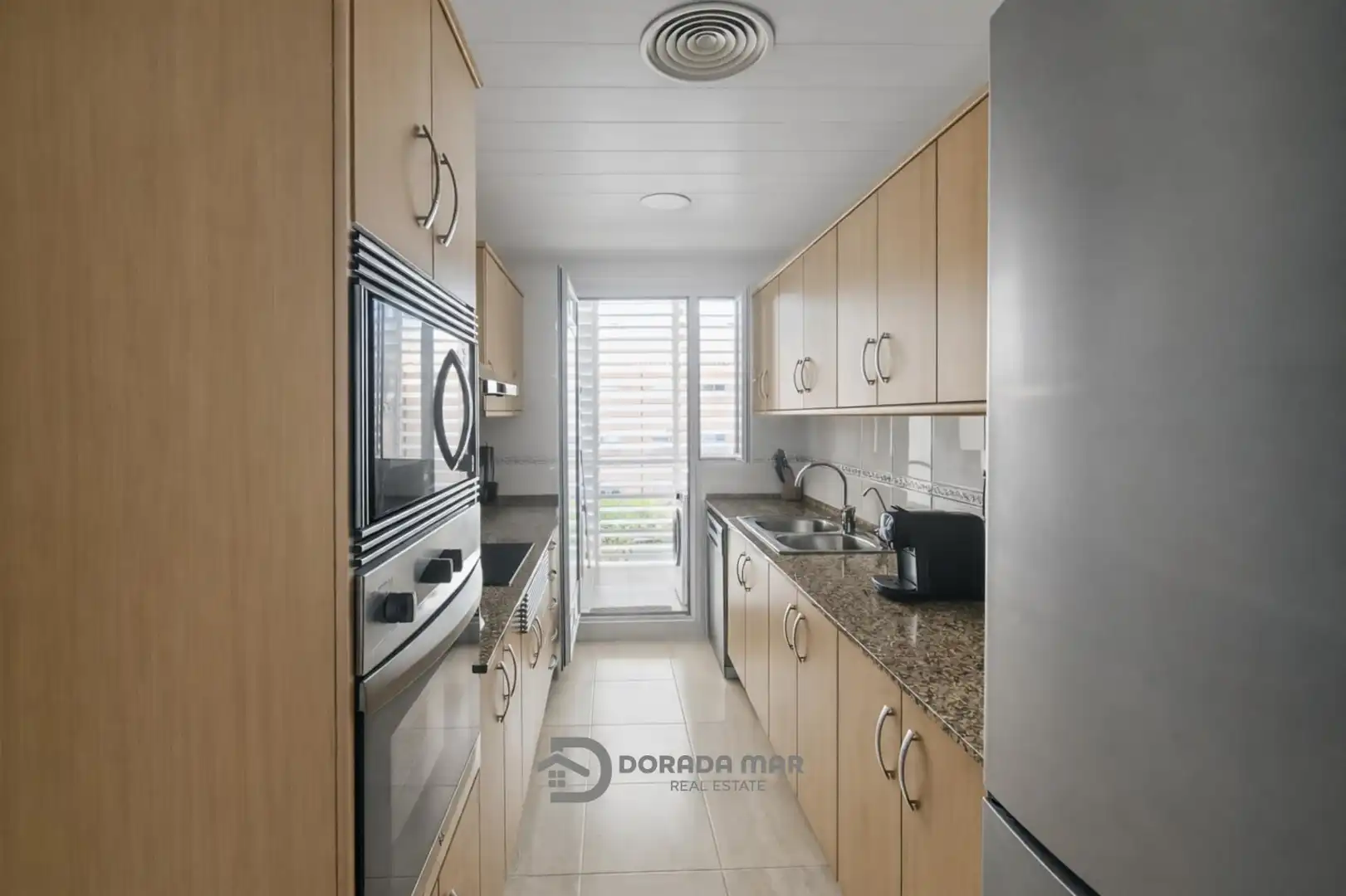 Cuina de Apartament en venda en Cubelles amb Calefacció, Jardí privat i Terrassa