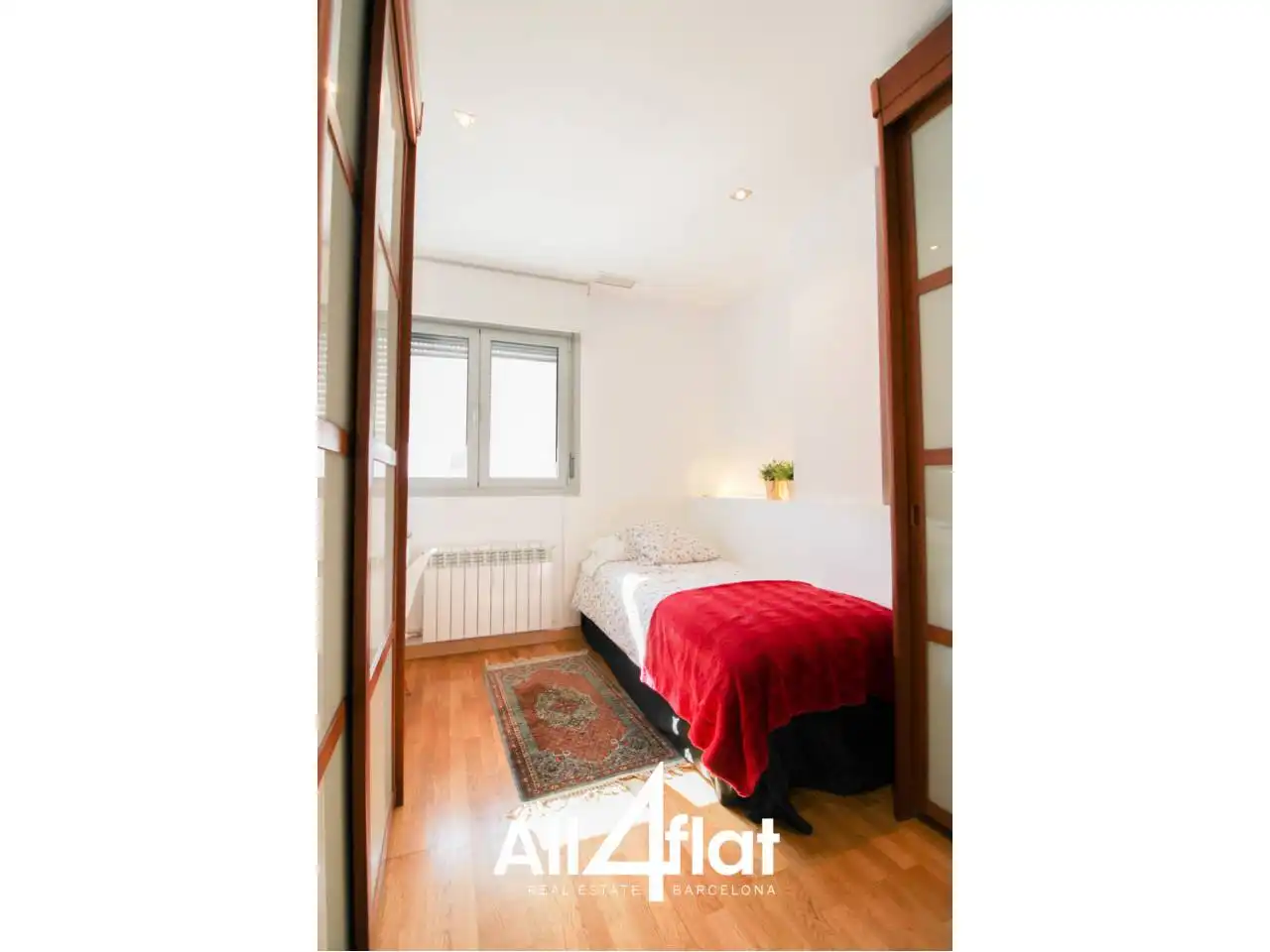 Habitación de Casa o chalet de alquiler en L'Hospitalet de Llobregat con Aire acondicionado, Calefacción y Jardín privado