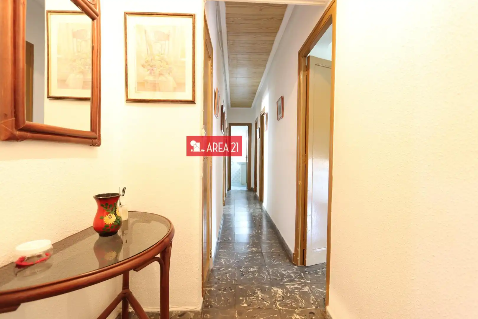Piso en venta en La Pobla de Vallbona con Balcón