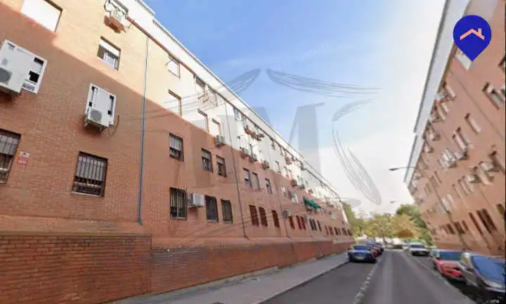 Vista exterior de Piso en venta en Madrid con Calefacción, Terraza y Alarma