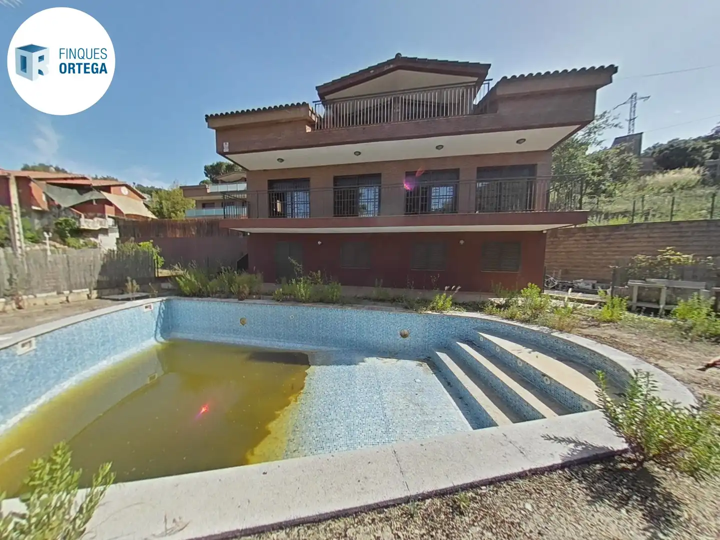 Piscina de Casa o chalet en venta en Llinars del Vallès