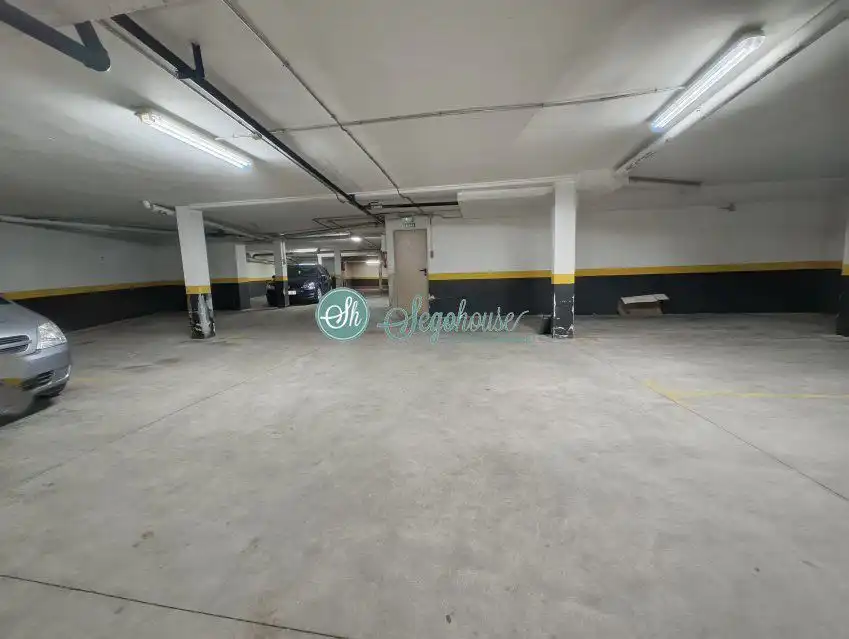 Parking de Piso en venta en Segovia con Calefacción, Trastero y Balcón