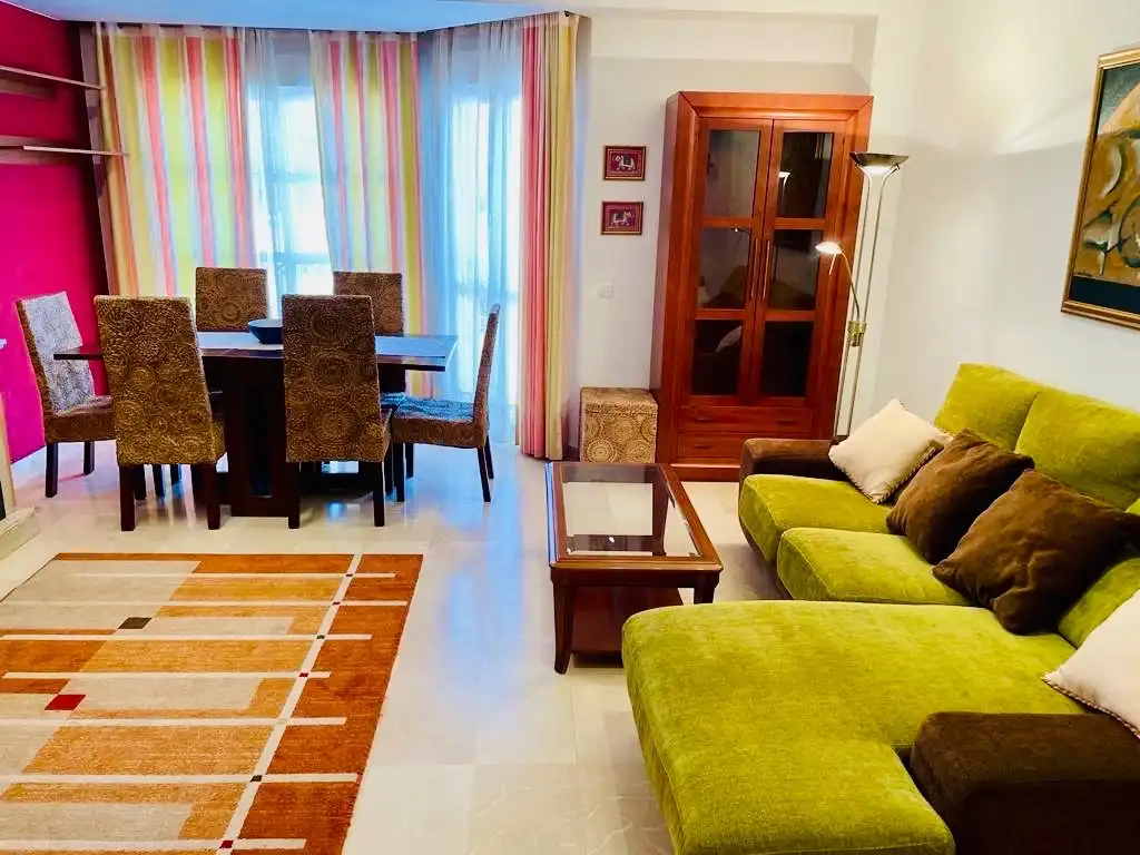 Sala d'estar de Casa o xalet de lloguer en Mairena del Aljarafe amb Aire condicionat, Jardí privat i Piscina
