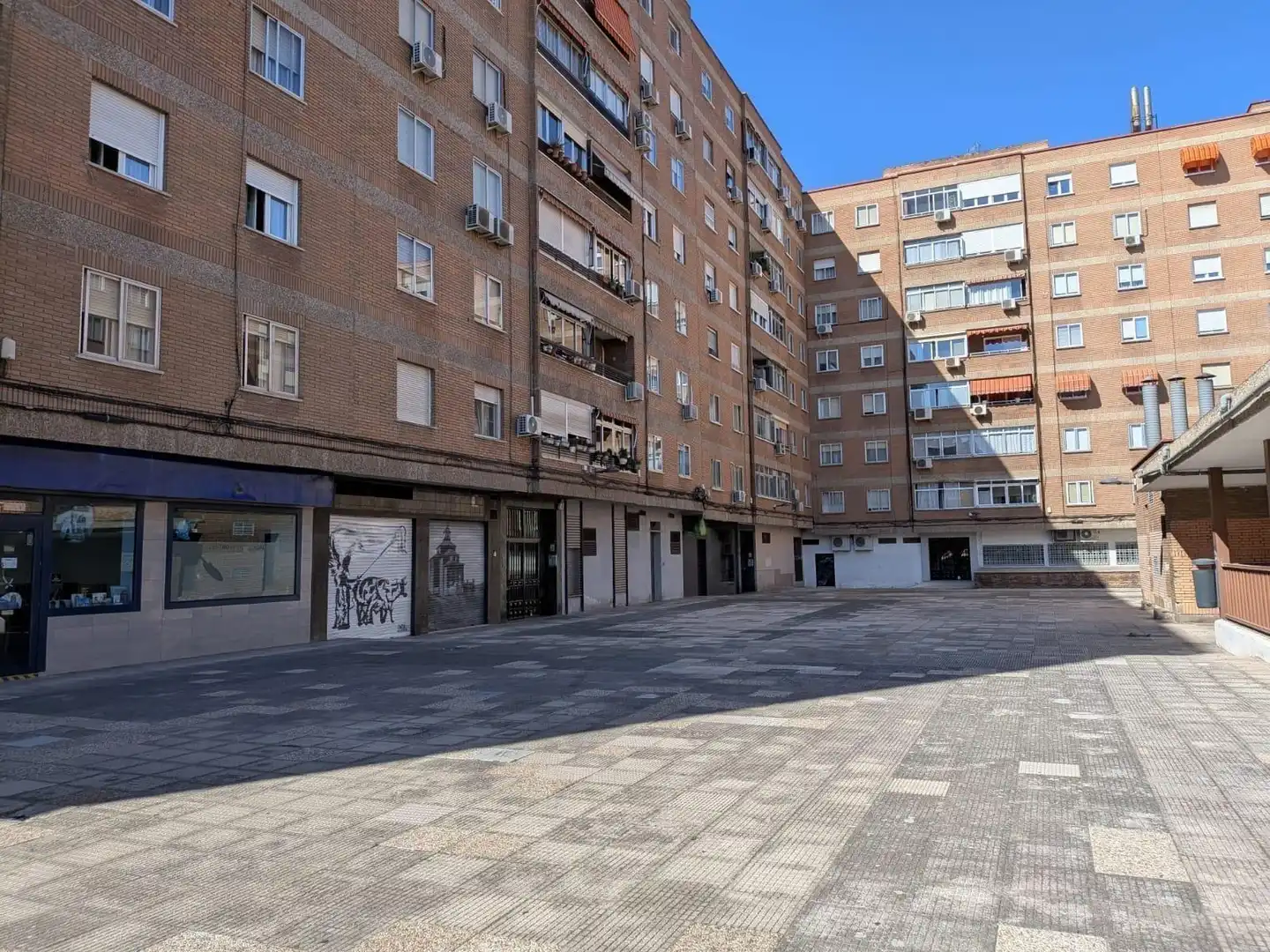 Exterior view of Flat for sale in Alcalá de Henares  with Heating