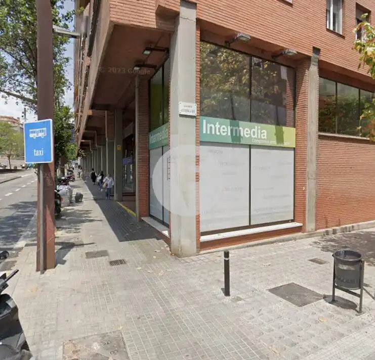 Local comercial en venda a Les Corts
