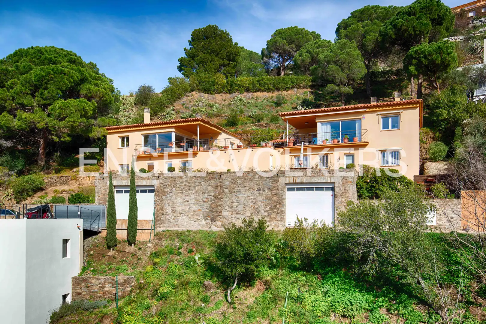 Vista exterior de Casa o xalet en venda en El Port de la Selva amb Calefacció, Jardí privat i Terrassa