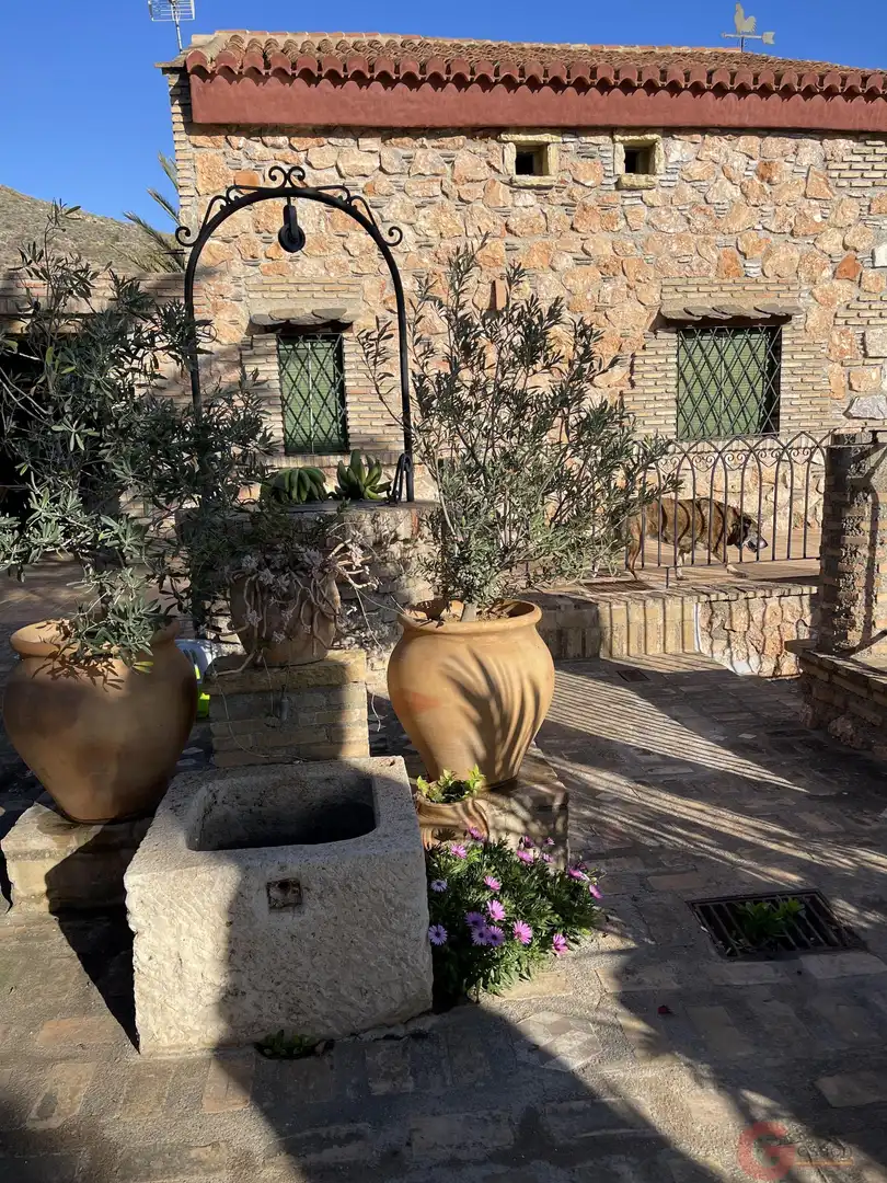 Country homes for sale in Lobres