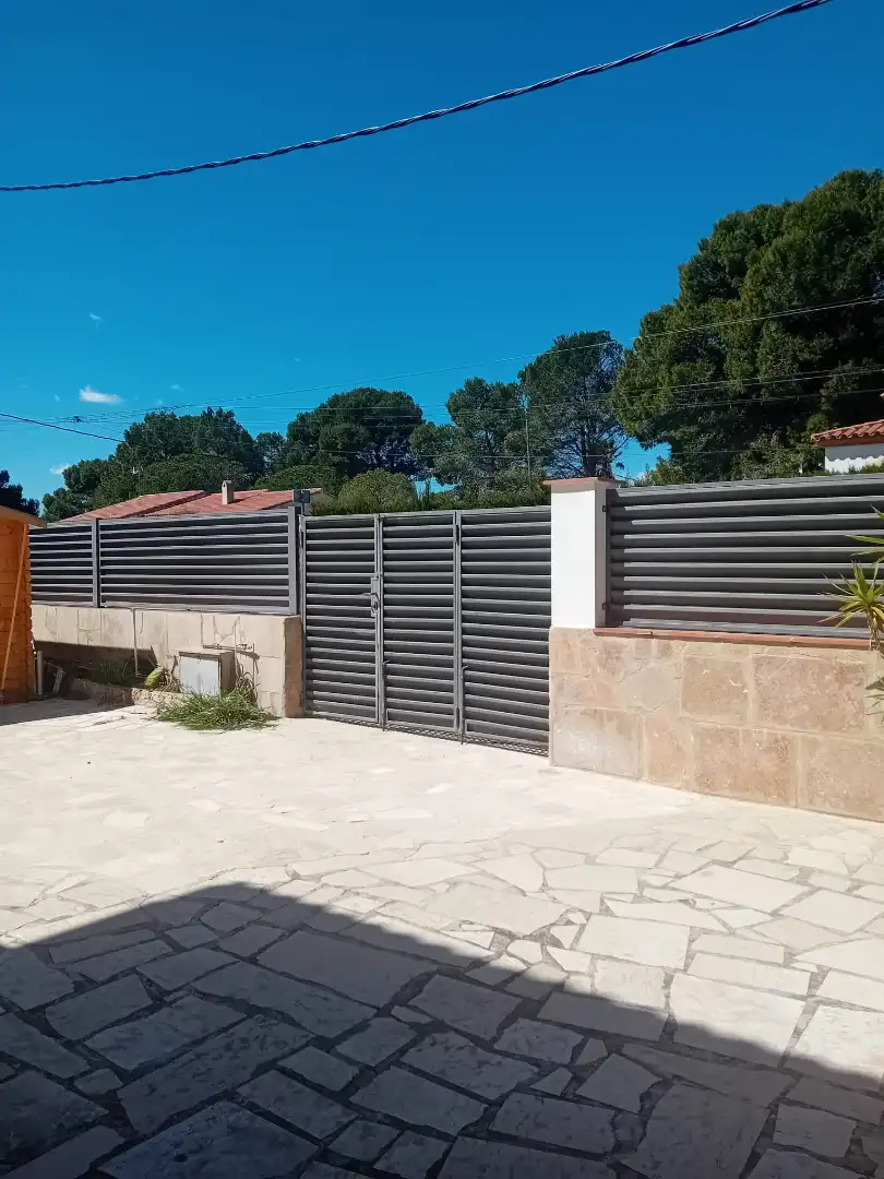 Außenansicht von Einfamilien-Reihenhaus zum Verkauf in L'Ametlla de Mar  mit Klimaanlage, Terrasse und Schwimmbad
