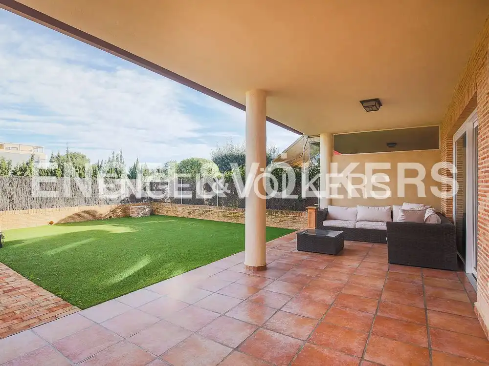 Terrace of Houses for rent in Torrent  with Air Conditioner, Heating and Private garden