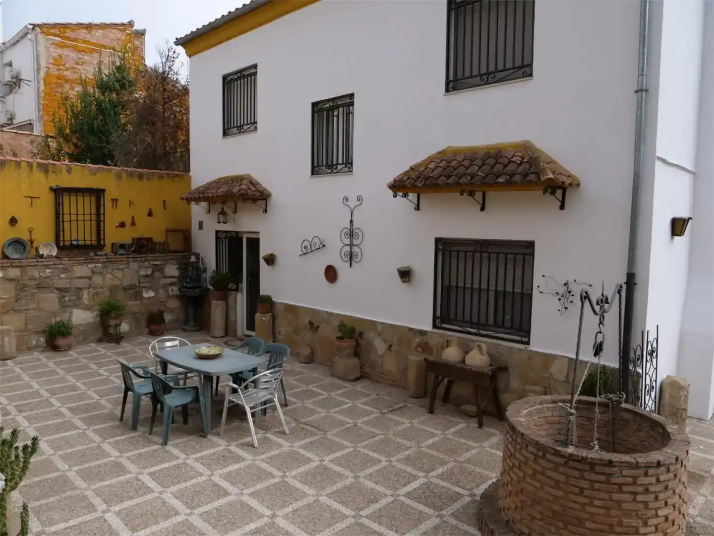 Terrasse von Wohnung zur Miete in Baeza mit Privatgarten, Abstellraum und Möbliert