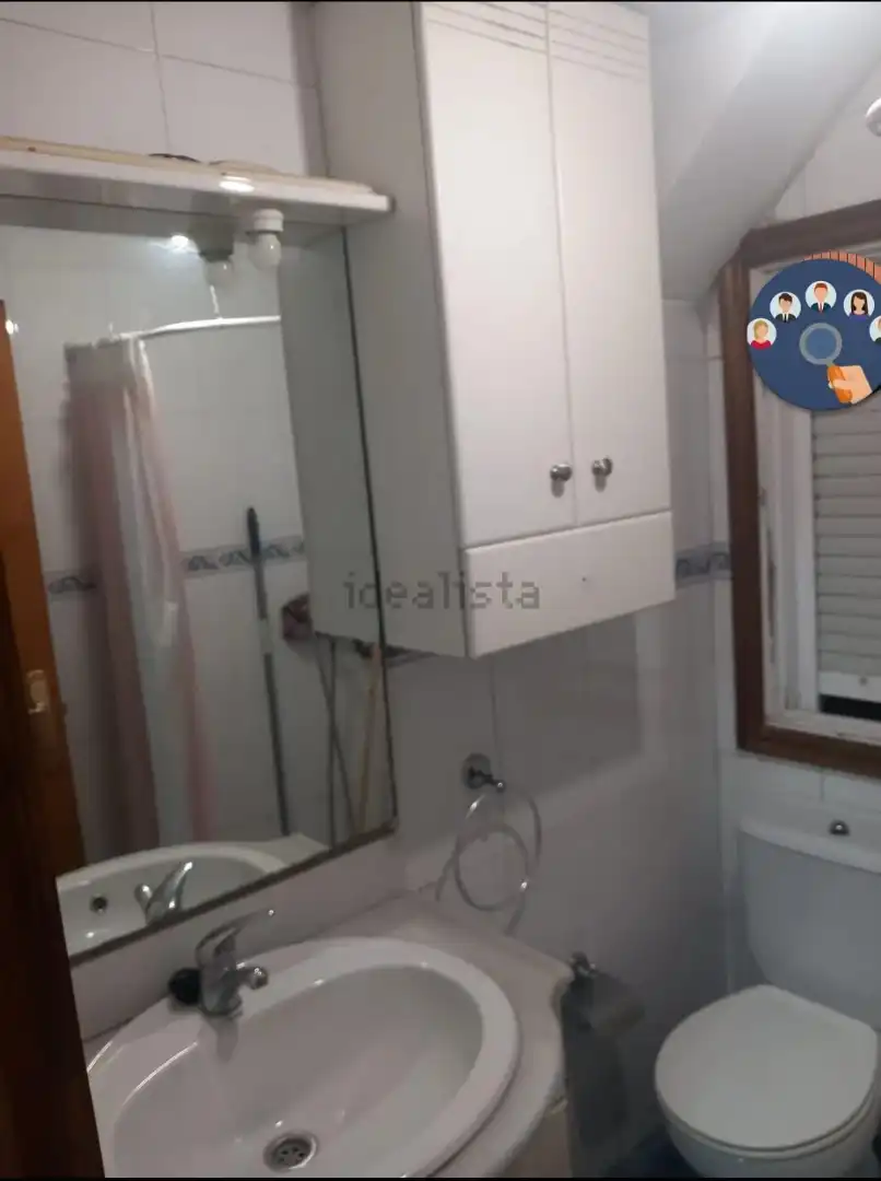Bathroom of Apartments for sale in Ourense Capital   with Heating and Furnished