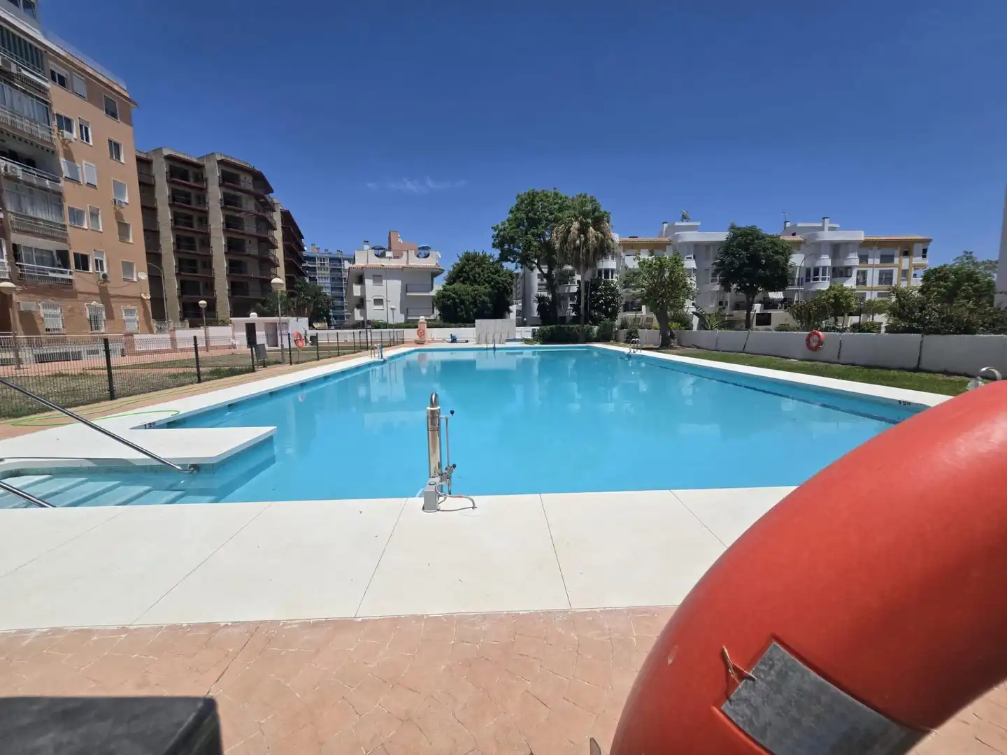 Piscina de Pis en venda en Torremolinos amb Terrassa, Moblat i Piscina comunitària
