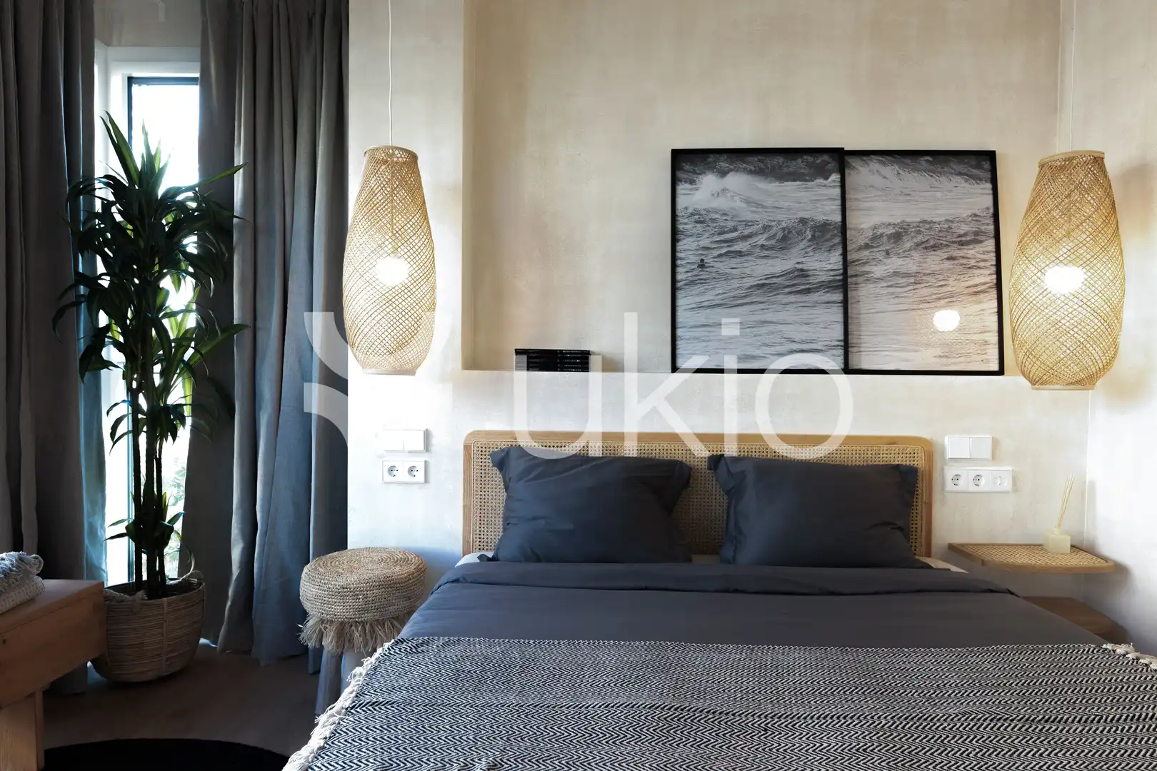 Dormitori de Apartament de lloguer en Barcelona amb Aire condicionat, Calefacció i Moblat