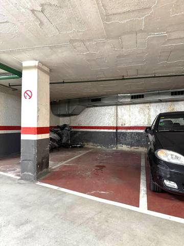 Garaje en Alquiler en Calle RICART en El Poble Sec - Parc de Montjuïc