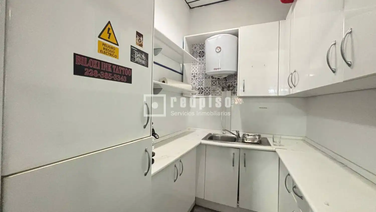 Cuina de Local de lloguer en Murcia amb Aire condicionat