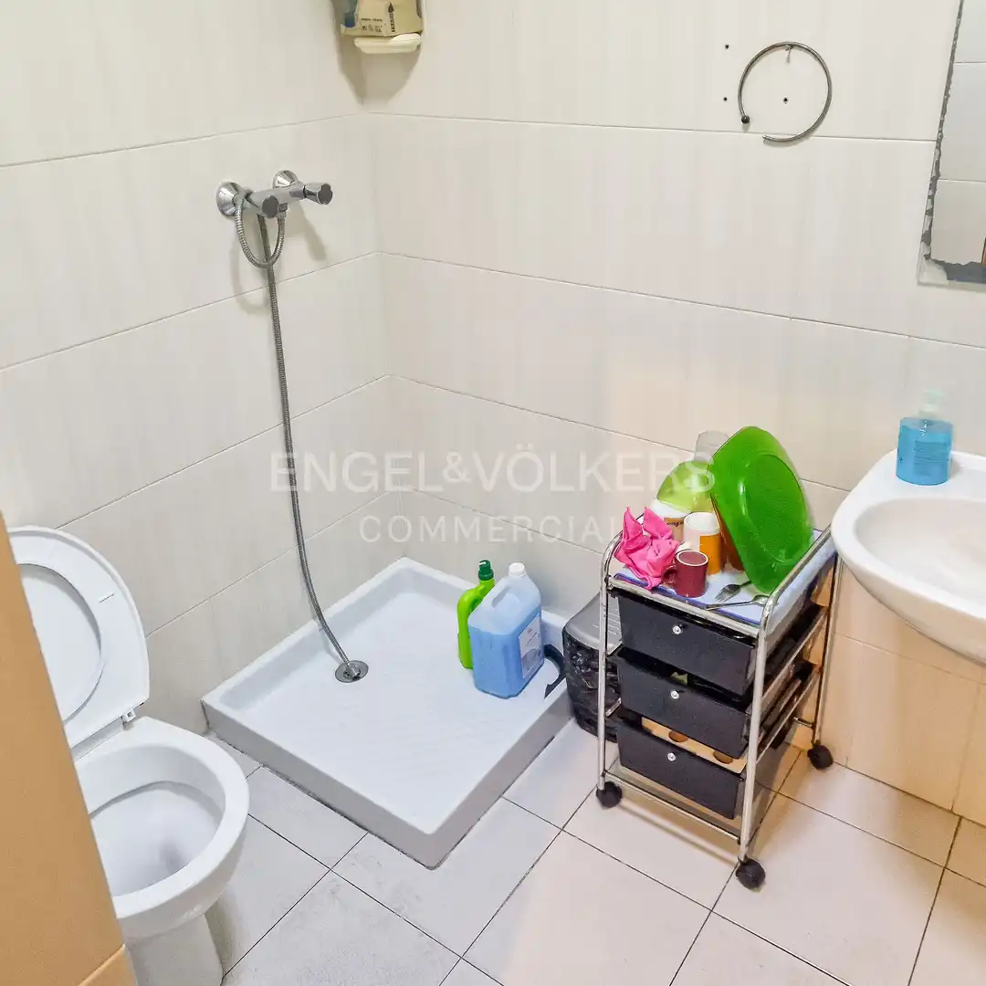 Bathroom of Industrial buildings for sale in Terrassa
