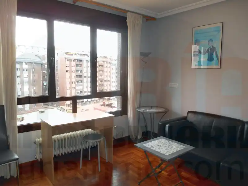 Apartments for rent in Calle Nueve de Mayo, Salesas - Foncalada - Campoamor