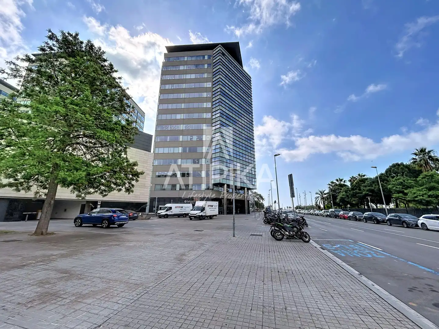 Außenansicht von Büro zur Miete in Barcelona mit Klimaanlage