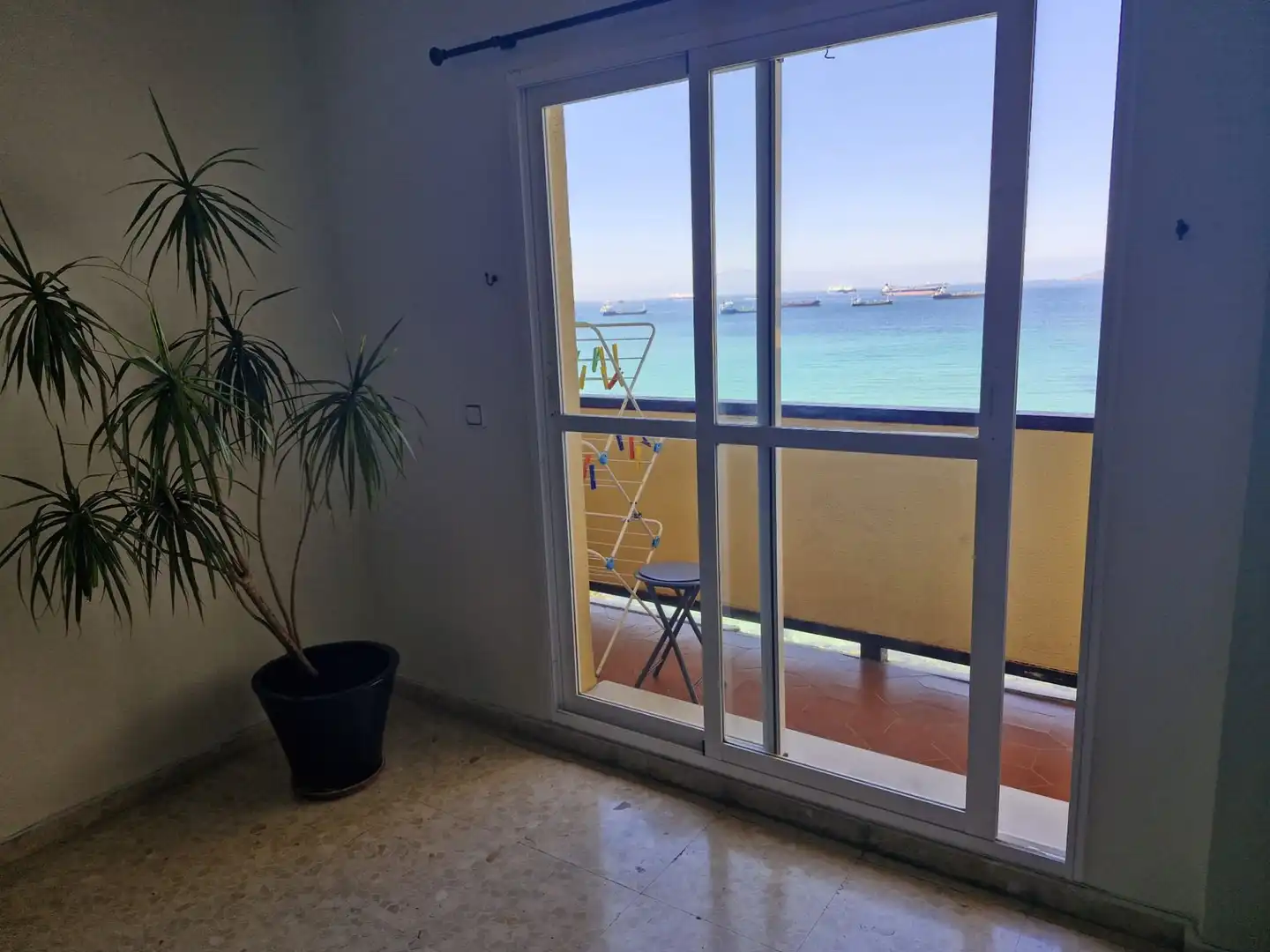 Terraza de Piso en venta en La Línea de la Concepción