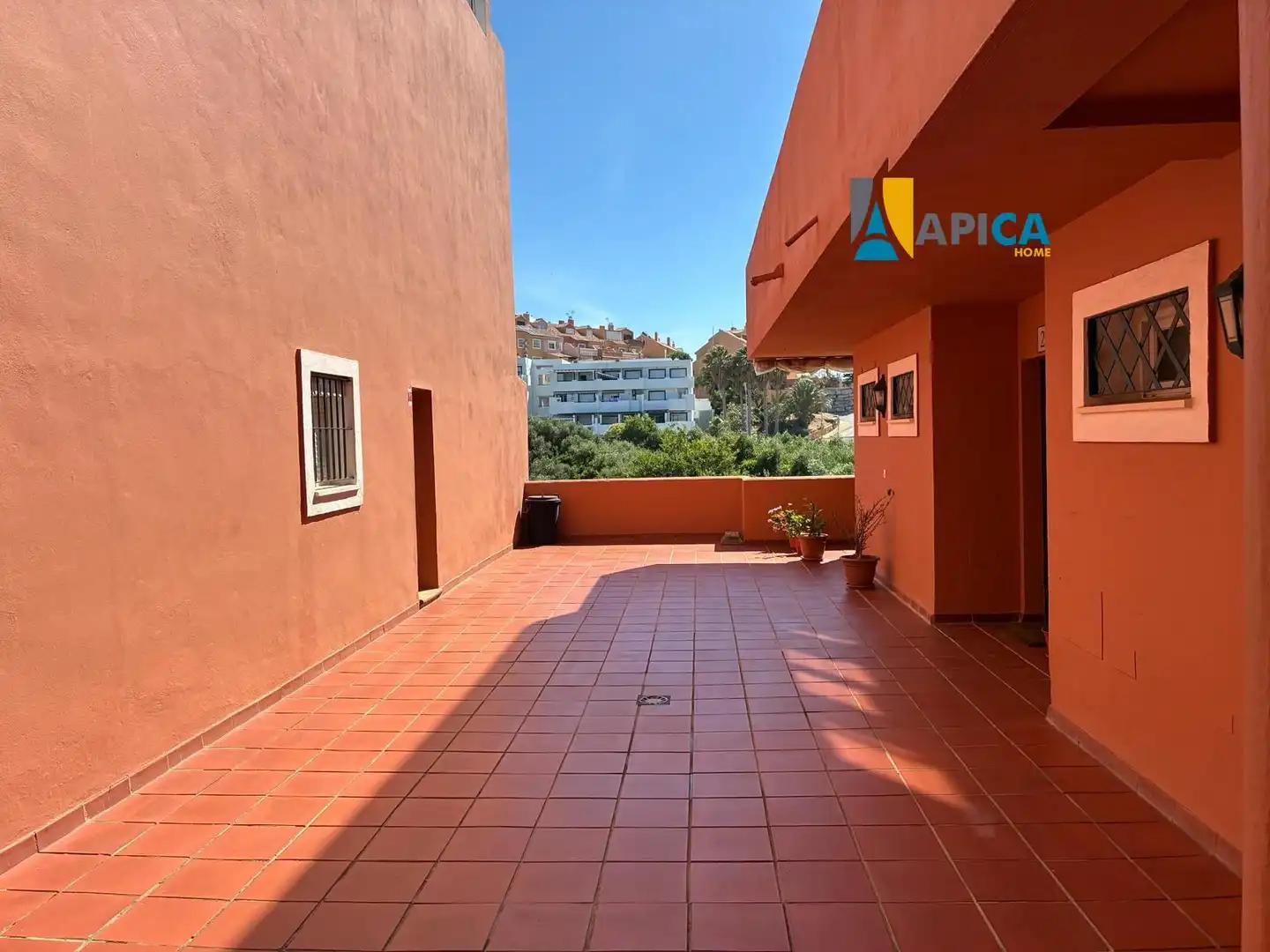 Terrassa de Pis en venda en Algeciras amb Aire condicionat, Piscina i Piscina comunitària