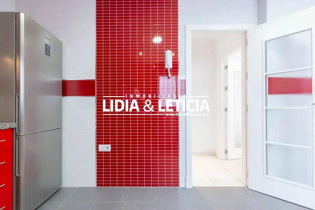 Flat with terrace for sale in Centro, imagen 3