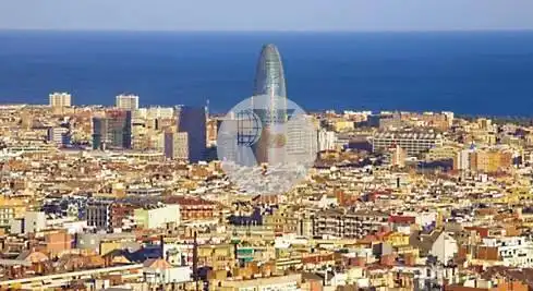 Vista exterior de Local en venda en Barcelona amb Aire condicionat i Calefacció