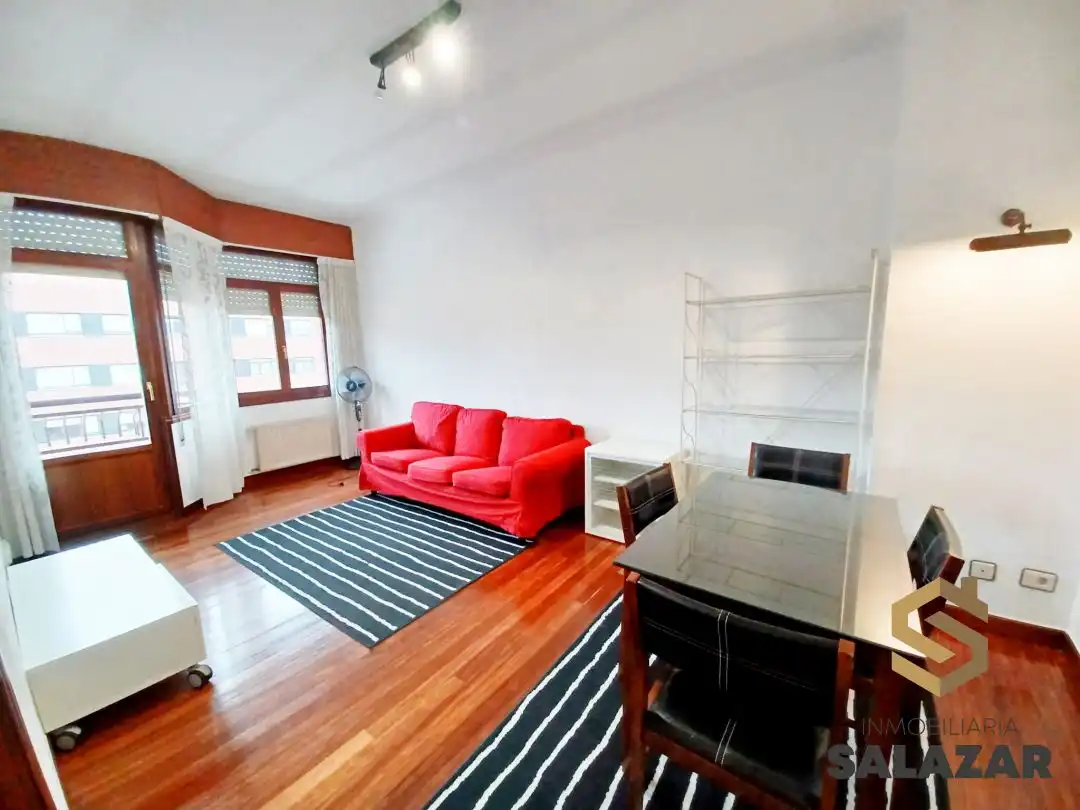 Sala d'estar de Apartament de lloguer en Bilbao  amb Calefacció, Terrassa i Microones