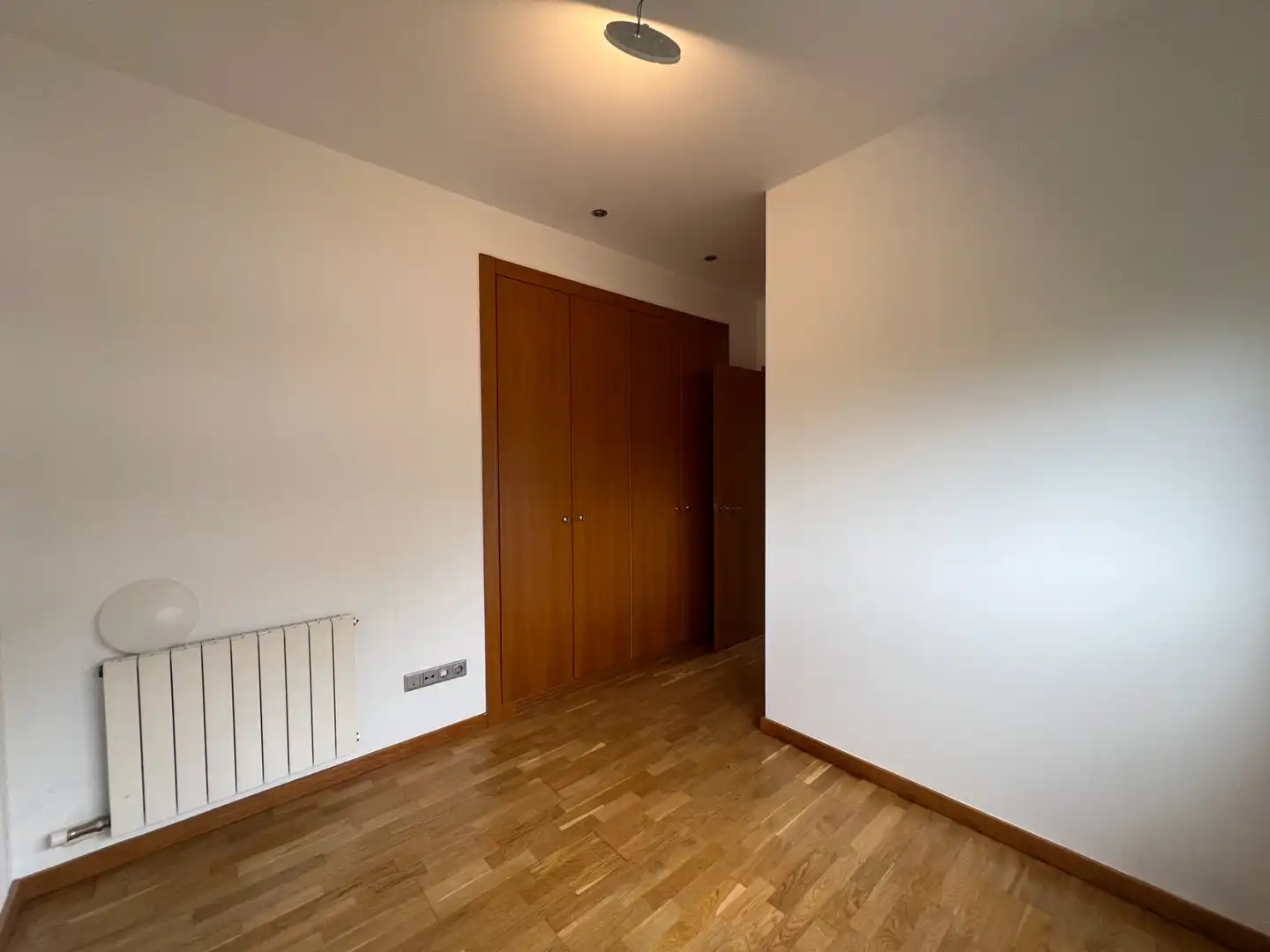 Wohnung zum Verkauf in Sant Cugat del Vallès mit Klimaanlage, Heizung und Privatgarten