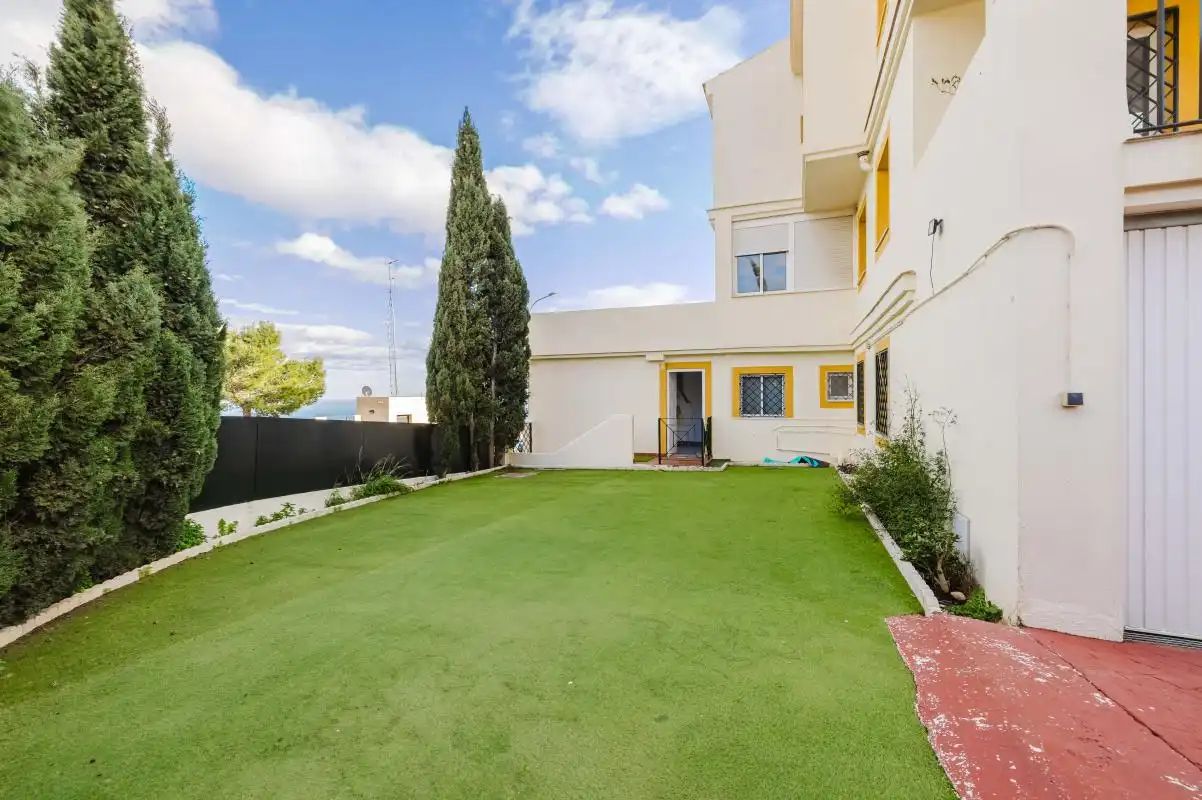 Jardín de Casa adosada en venta en Benalmádena con Calefacción, Jardín privado y Terraza