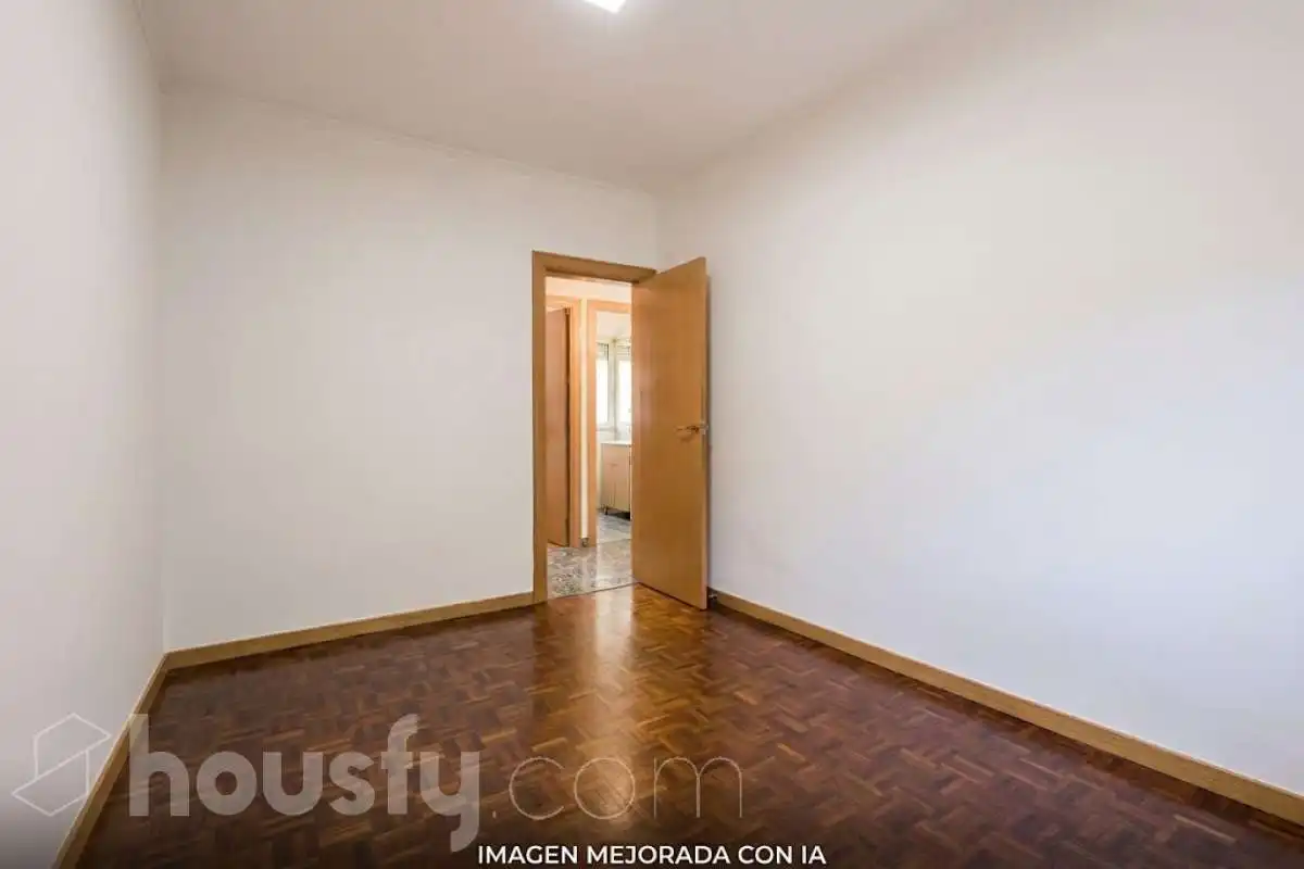 Dormitori de Pis en venda en Barcelona amb Aire condicionat i Balcó