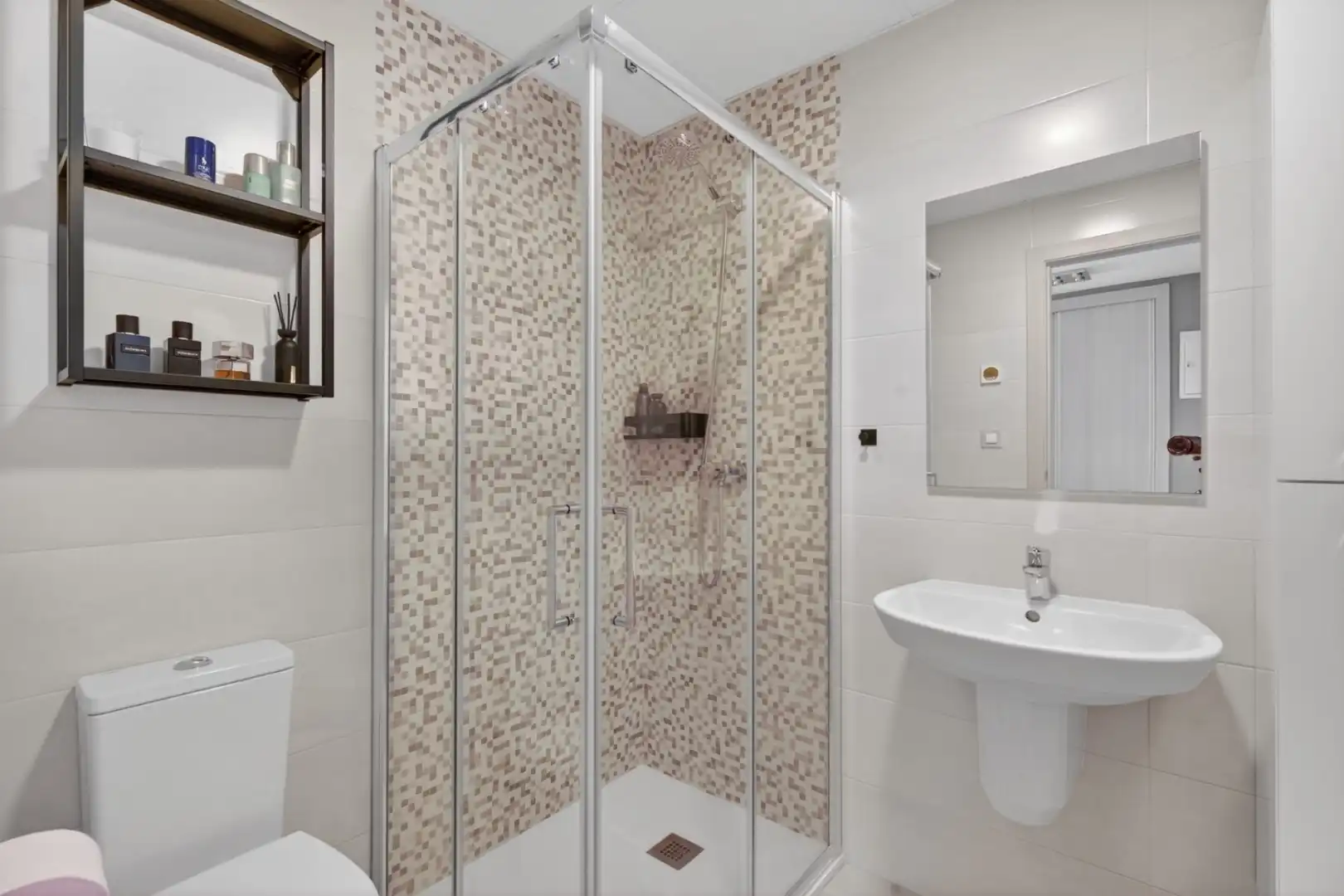 Baño de Ático en venta en Orihuela con Aire acondicionado, Calefacción y Jardín privado