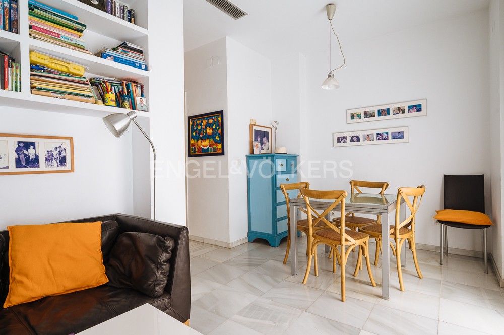 Living room of House or chalet for sale in  Sevilla Capital  with Air Conditioner, Heating and Balcony