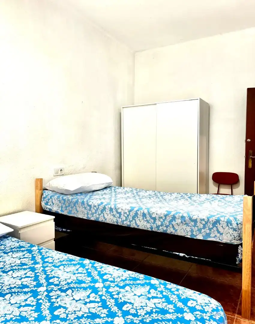 Bedroom of Flat for share in Benicalap