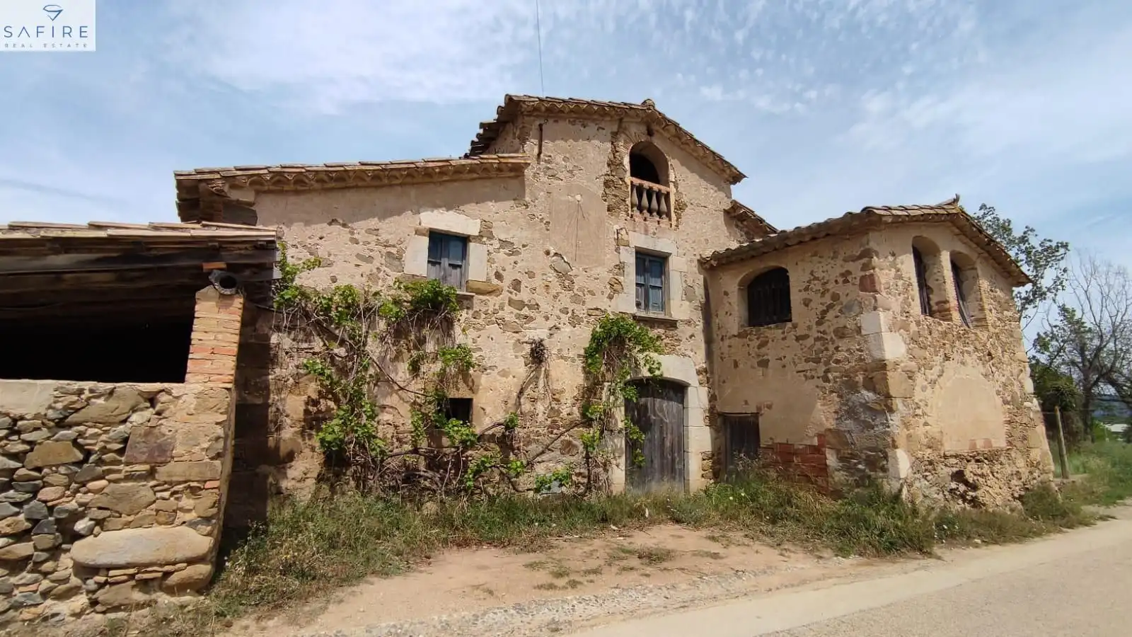 Vista exterior de Finca rústica en venda en Aiguaviva amb Traster