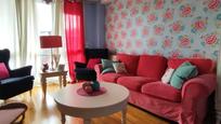 Sala d'estar de Dúplex en venda en Torrelavega  amb Calefacció