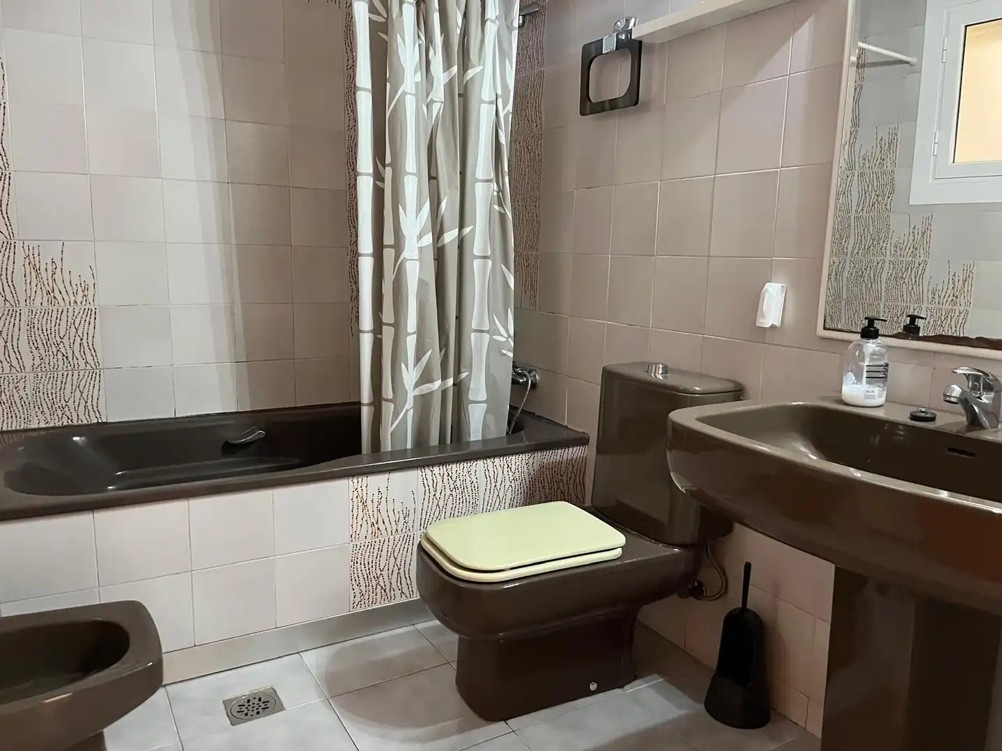 Bathroom of Flat for rent in Almansa  with Heating, Terrace and Furnished