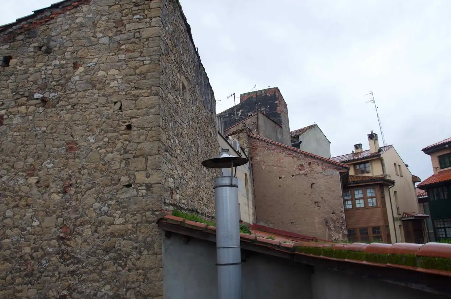 Außenansicht von Gebäude zum Verkauf in Avilés