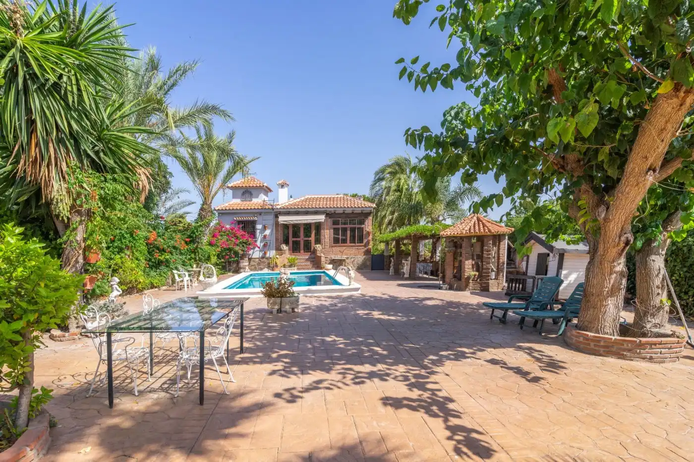 Vista exterior de Casa o chalet de alquiler en Alhaurín de la Torre con Jardín privado, Terraza y Piscina