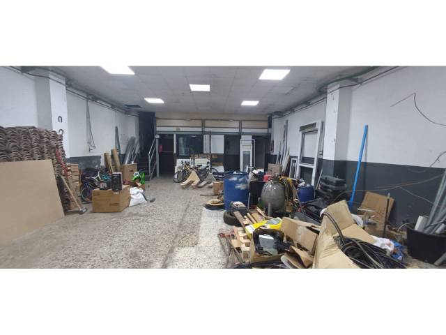 Local comercial en Venta en Calle Balcans en La Plana del Pintor