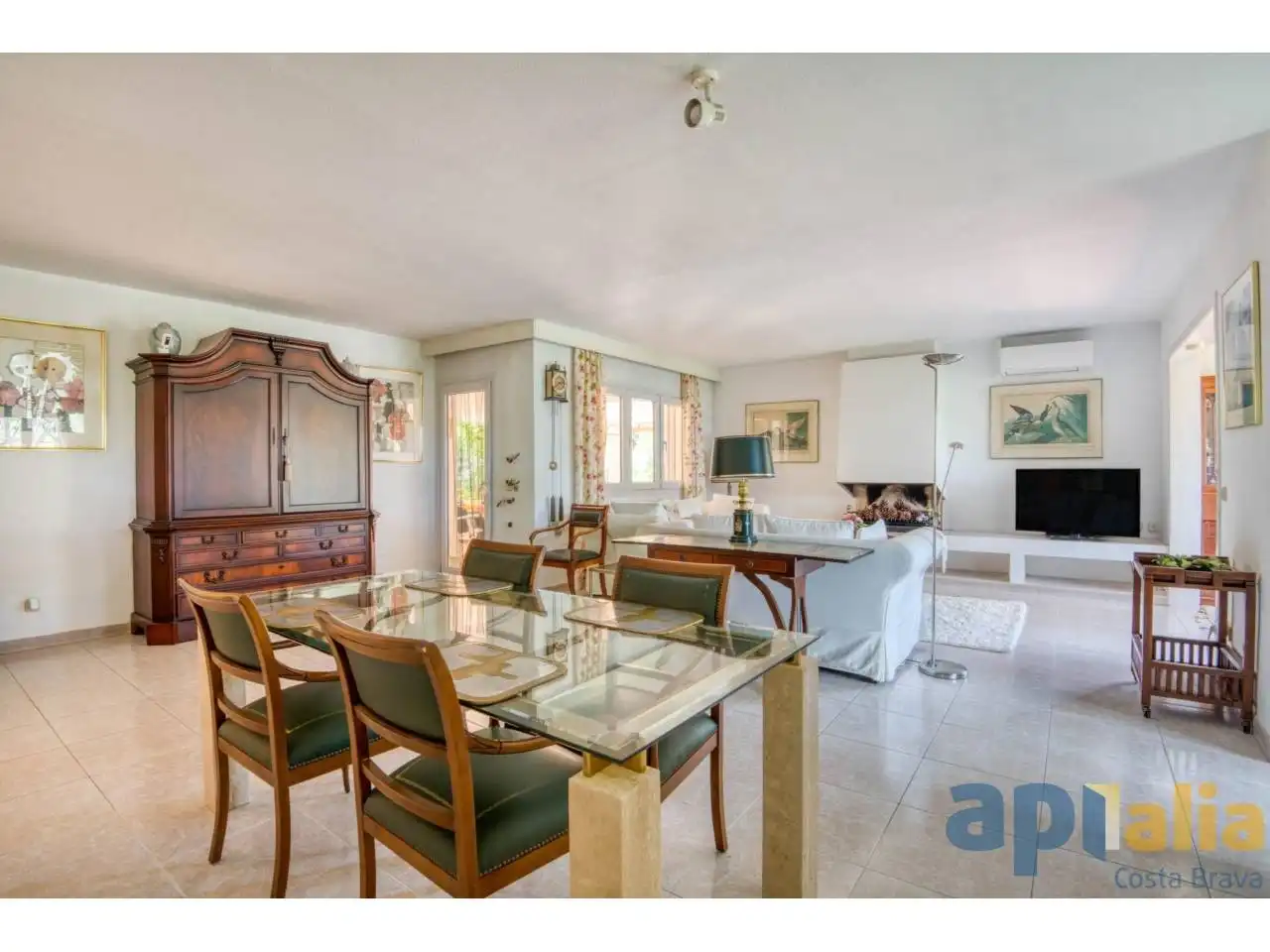 House with pool for sale in Avenida del Canigó, imagen 4